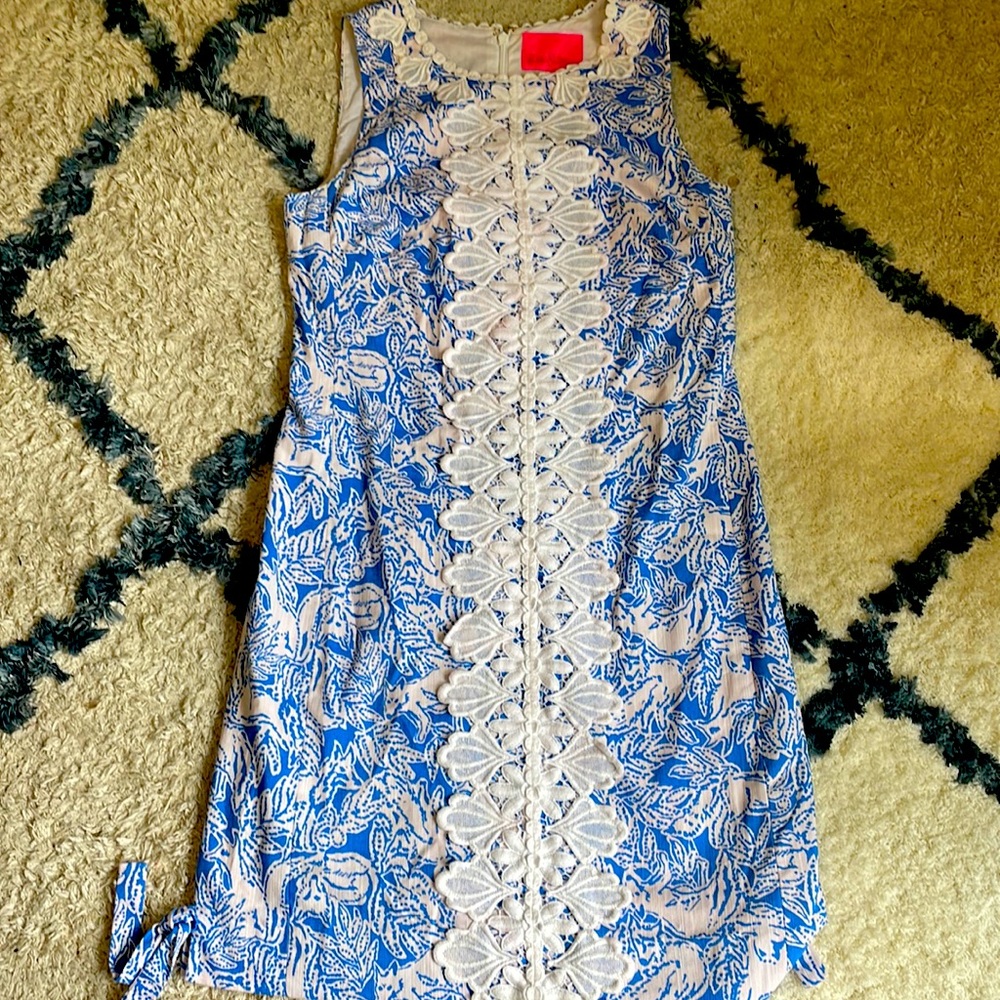 Lilly Pulitzer blue and white dress size 2. Perfect wedding guest dress.